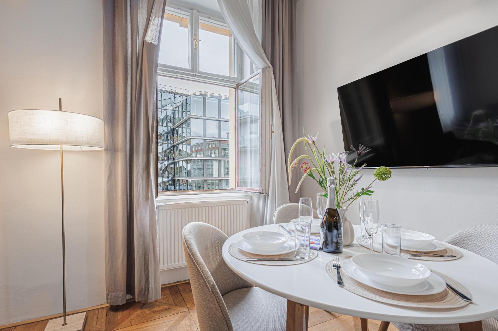 Exclusive Apartment Near Kafka'S Head — Photos 2